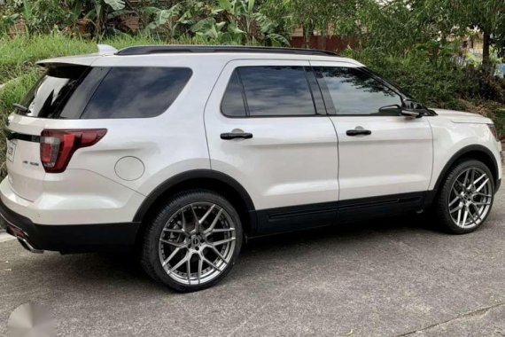Like New Ford Explorer for sale