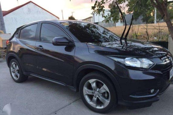 Selling Honda Hr-v 2015 model