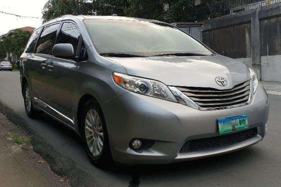 2013 Toyota Sienna XLE Automatic Sunroof 