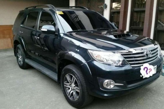 TOYOTA Fortuner G AT 2015 model smells new good as new