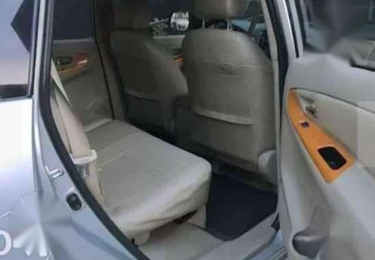 Toyota Innova g 2009 gas TOP OF the line manual