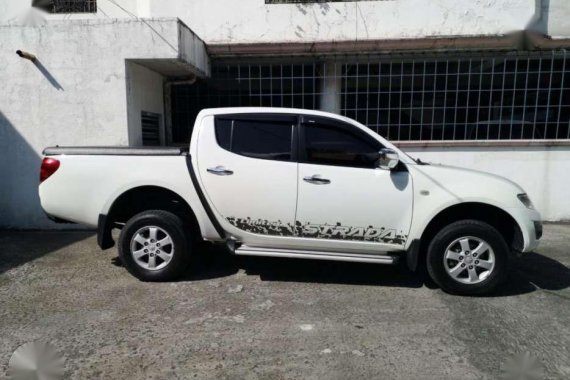 Limited Edition MITSUBISHI Strada 2013 Automatic Transmission. Mileage 53km