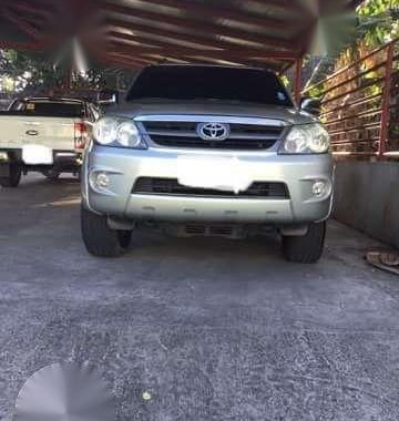 SELLING 2007 TOYOTA Fortuner diesel automatic