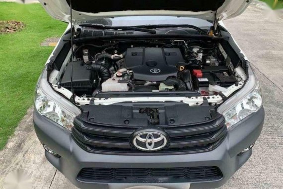 Toyota HILUX FX 4x2 Dual Aircon Diesel MT 2017