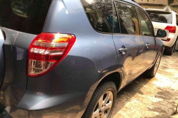 SELLING TOYOTA Rav4 2011 model