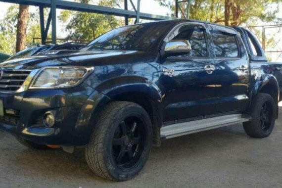 2012 TOYOTA Hilux 4x4 manual FOR SALE
