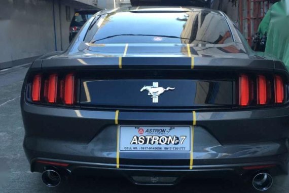 2016 to 2018 Ford Mustang with 20 inch Vossen Muffler and Stripes