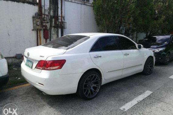 Toyota Camry 2.4v 2008 with new 19 inches mags