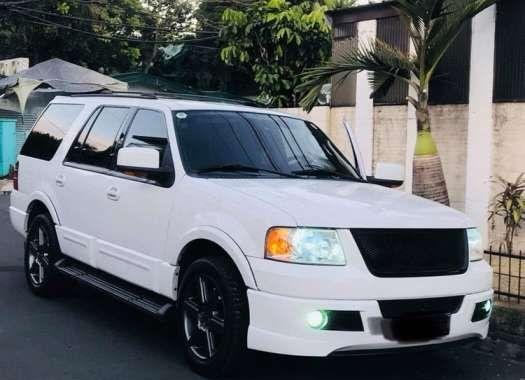 2004s Ford Expedition SVT TOP OF the line variant