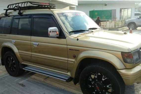 SELLING MITSUBISHI Pajero MT 4wd