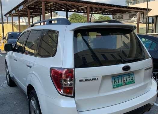 For sale 2009 SUBARU Forester XT Pearl white