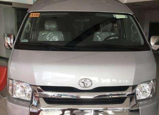 TOYOTA HIACE SUPER GRANDIA DIESEL M/T 2019 EURO 4