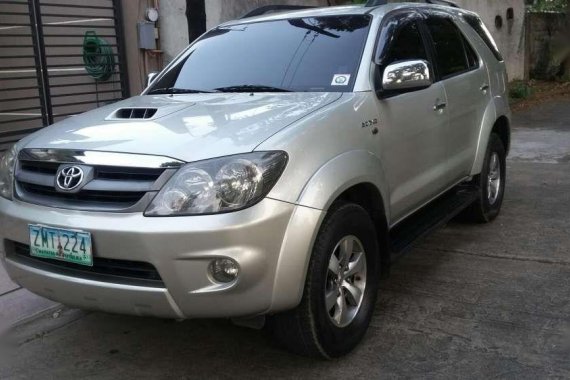 Toyota Fortuner V 4x4 2007 Top of the Line