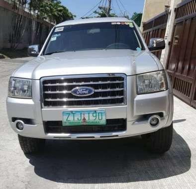 Rush Sale Well maintained Grey Ford Everest 2009.