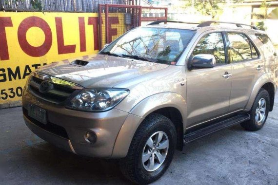 Toyota Fortuner v 4x4 matic 2007 FOR SALE