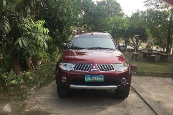 2011s MITSUBISHI MONTERO GLS automatic tray top of d line 