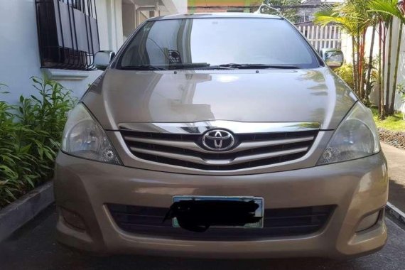 2010 Toyota Innova g variant matic FOR SALE