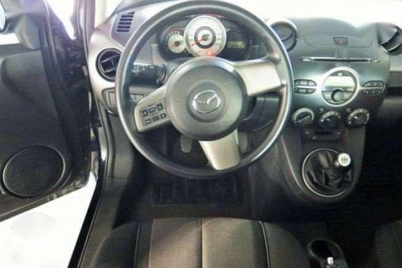 Mazda 2 2011 . m-t . all power . fresh and clean