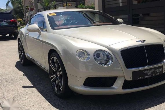 Ultimate Luxury Sport Coupe 2013 Bentley Continental GT Local 