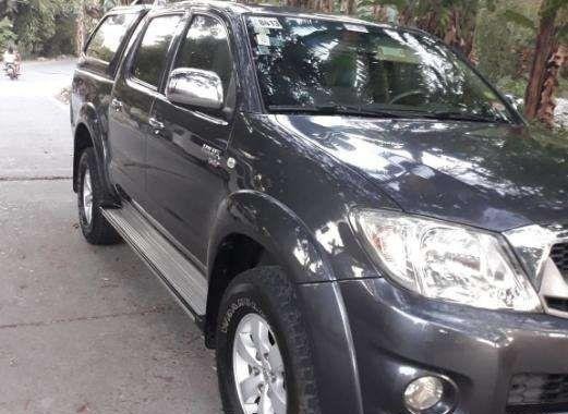 Pickup Truck 2011 Toyota Hilux 2.7G M/T Diesel