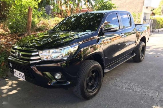 2017 Toyota Hilux 2.4L 4X2 AT for sale 
