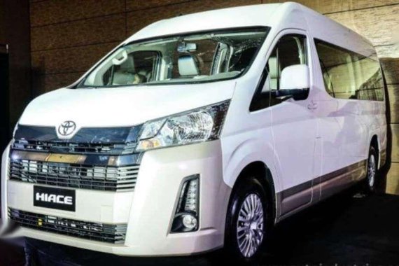 Toyota Hiace Commuter Deluxe 2019