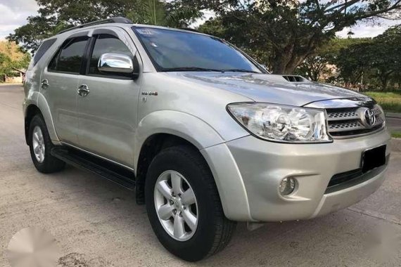 Toyota Fortuner V Series 2011 for sale 