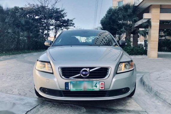 Volvo S40 model 2013 Silver Automatic