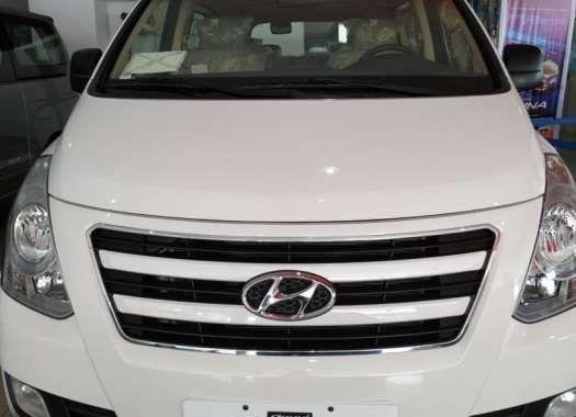 Hyunda Grand Starex 2.5L Swivel 10Seater 2019