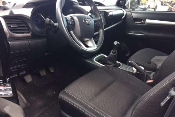 Toyota Hilux 4x4 manual 2016 FOR SALE