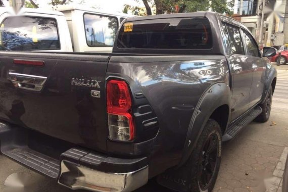 Toyota Hilux 4x4 manual 2016 FOR SALE