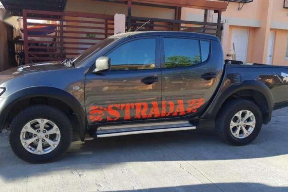 Mitsubishi Strada pick up 2013 Model 4x4