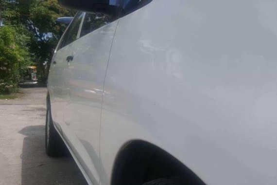 Toyota Innova J 2005 GAS MANUAL for sale