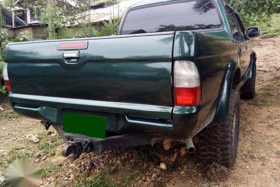 2000 MITSUBISHI Strada Endeavor 4x4 manual Diesel for sale