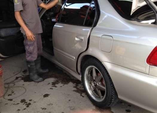 Honda Civic LXI Manual Transmission 2000 model