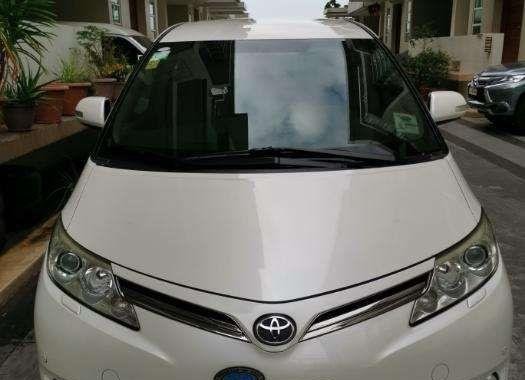 2010 Toyota Previa White Top of the line