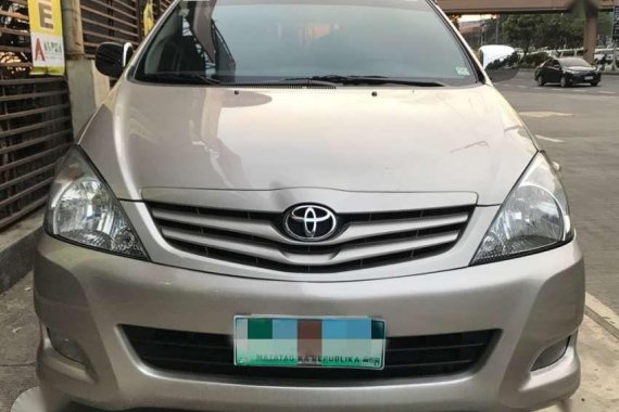 2011 TOYOTA Innova Manual Diesel