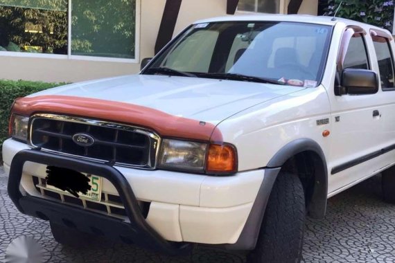 2001 4x4 Ford Ranger Manual Transmission. 1st owner.