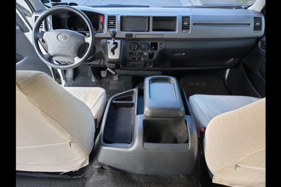 2013 Toyota Hiace Super Grandia AT