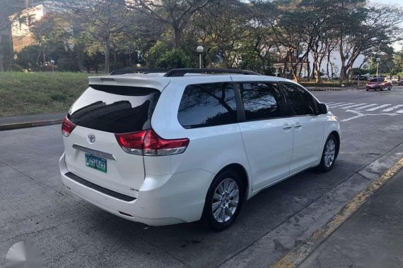 2014 Toyota Sienna Limited Pearl white - Original paint