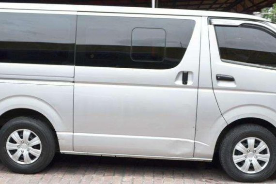 2014 Toyota Hiace Commuter  TOP of the Line