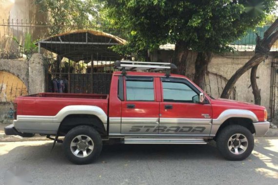 Mitsubishi Strada 4x4 1998 for sale 