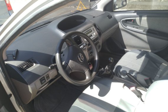 Toyota Vios 2005 1.5G Manual Transmission.