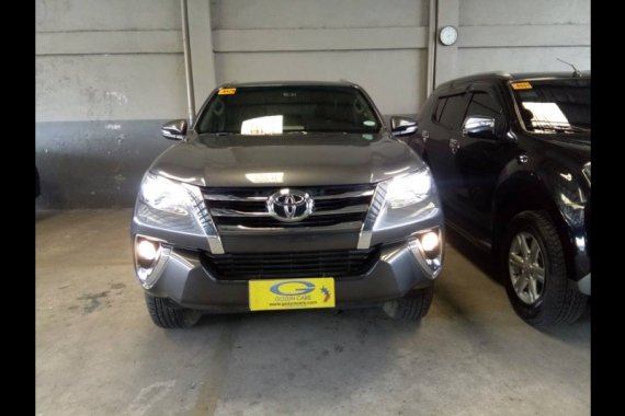 2016 Toyota Fortuner 2.4 V Diesel 4x2 AT SUV 