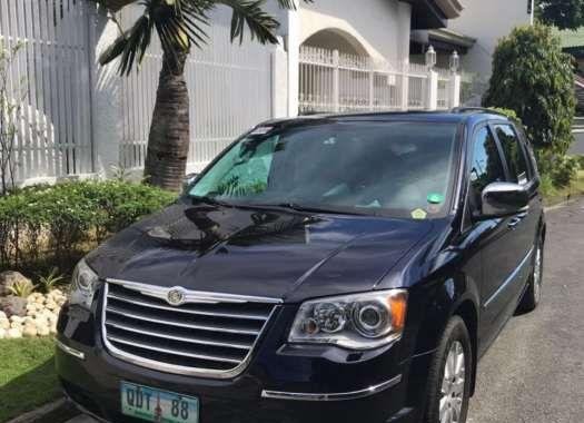 Chrysler Town and Country 2010 for sale