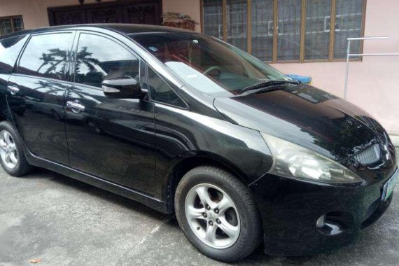 2005 Mitsubishi Grandis automatic seven seater minivan