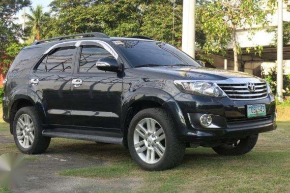 2012 TOYOTA Fortuner 2.5 diesel automatic 4X2. 