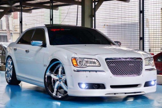 2014 Chrysler 300C PANORAMIC 1.980M (neg) trade in ok!