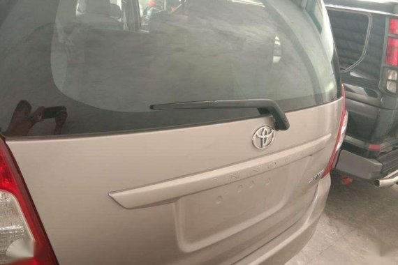 Toyota Innova 2.5 E 2012 Model Manual Transmission