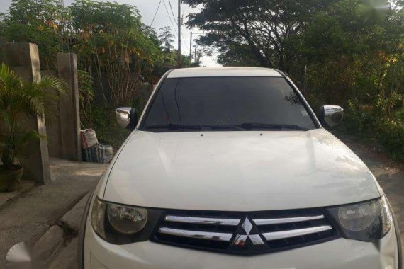 For sale Mitsubishi Strada 2010 model 4X4